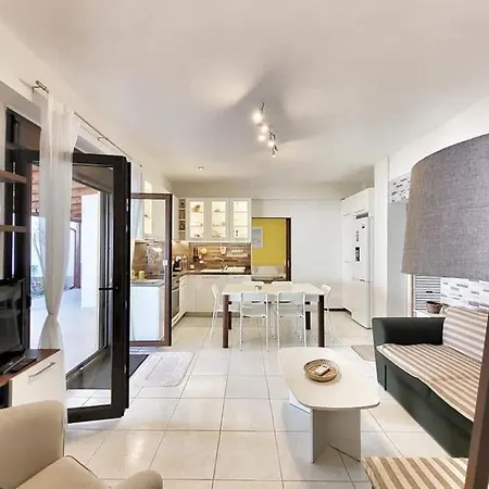 Luxury ,near The Sea Apartment *